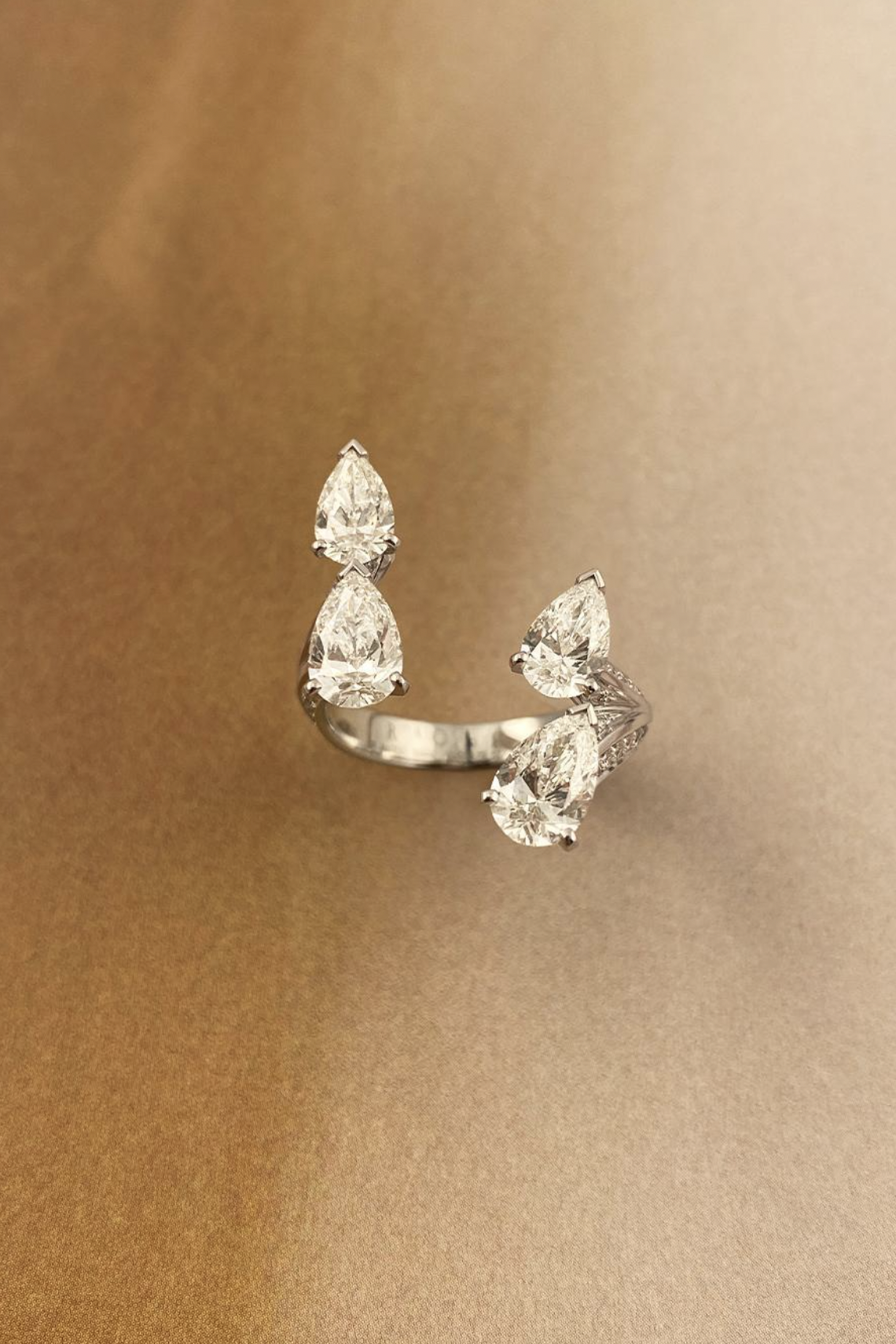 pear shaped engagement ring