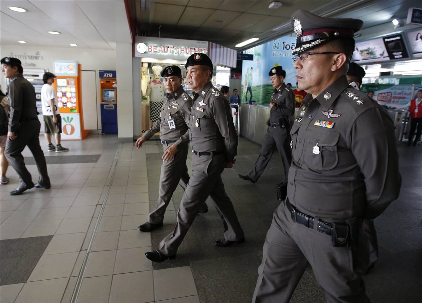 thai-protest-6000-soldiers